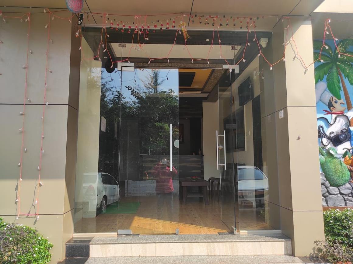 Hotel Deepak Executive, Ganpatipule Exterior foto